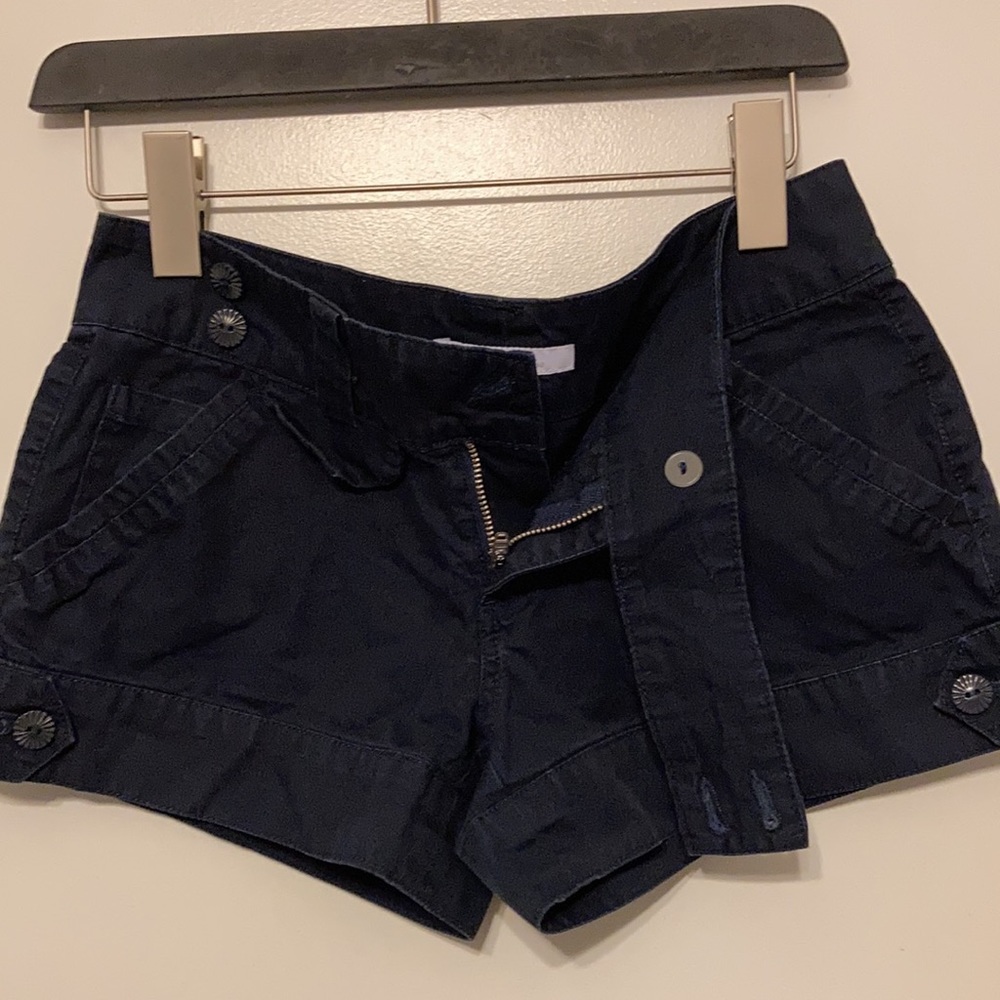 Shorts - Picture 3 of 5